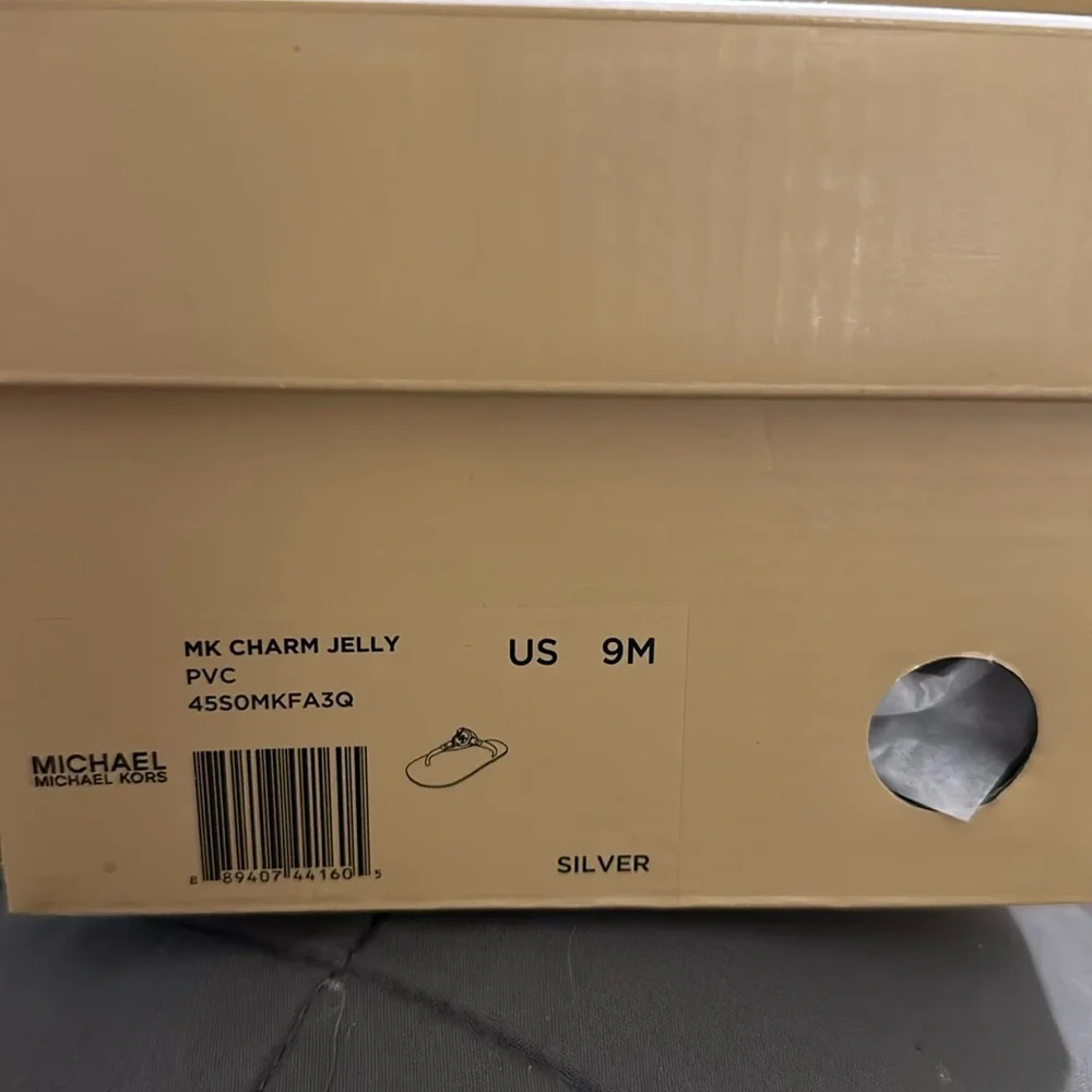 Michael Kors New in Box MK Charm Jelly PVC - size 9 - Picture 4 of 4